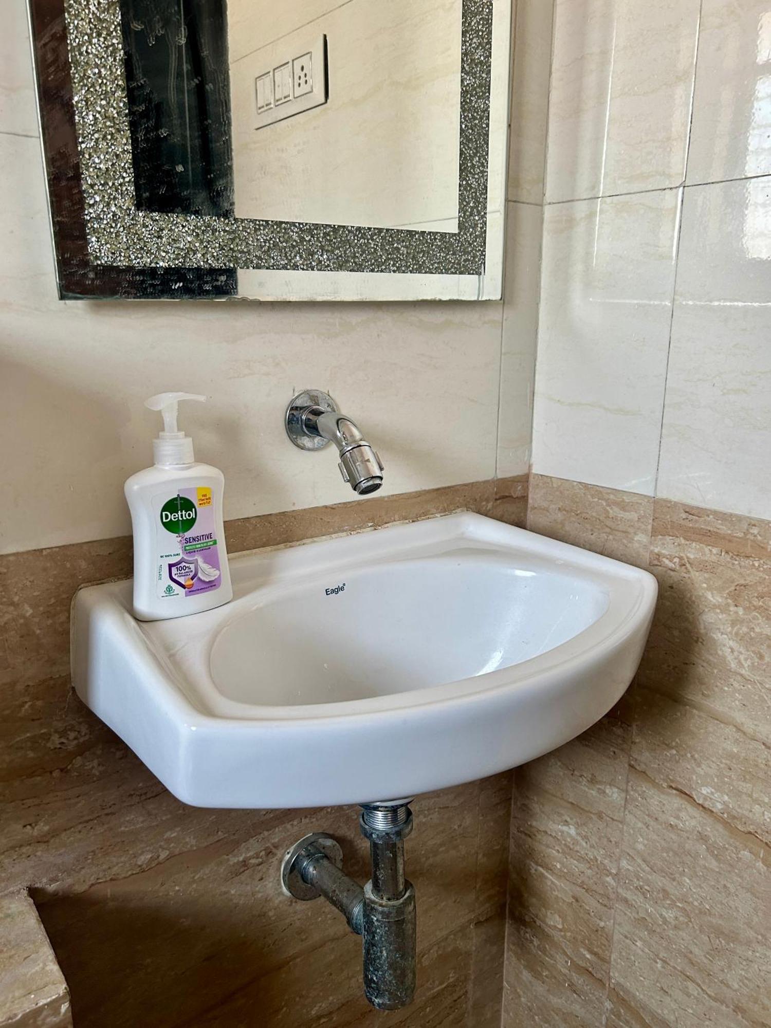 Zenith Homes - Boomerang Suites Mumbai Bagian luar foto